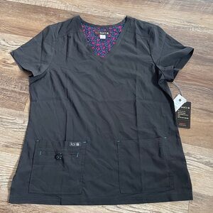 Koi basics stretch scrubs top New M